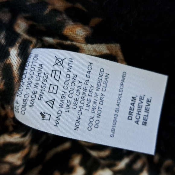 Bandier x Sincerely Jules, Women Aspen Sherpa Jacket in Black Leopard - Picture 10 of 12